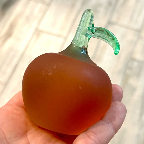 Crowning Touch Frosted Art Glass Crystal Peach Green Stem & Leaf Paperweight - Picture 3 of 6